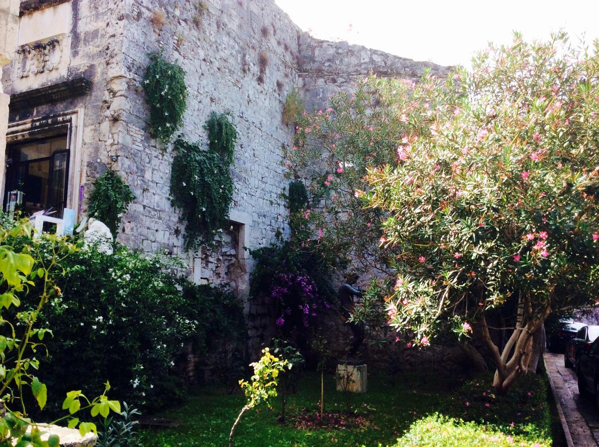 Lux Apartments Korcula Town Exterior photo